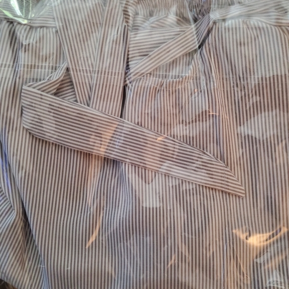 Boutique silver gray striped puffed sleeve ruffled neck tie bottom top 6/7 - Picture 2 of 2